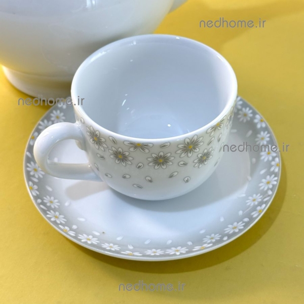 فنجان و نعلبکی گل بابونه گرد چینی زرین