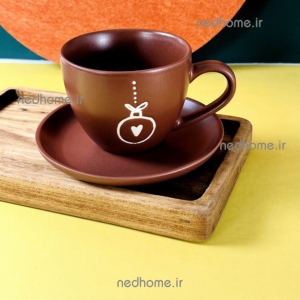 فنجان و نعلبکی چای خوری سرامیک دنی هوم طرح دار قهوه ای